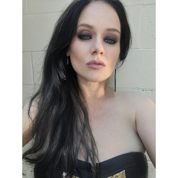 Meet your Posher, Sarah!! - Picture 3 of 7